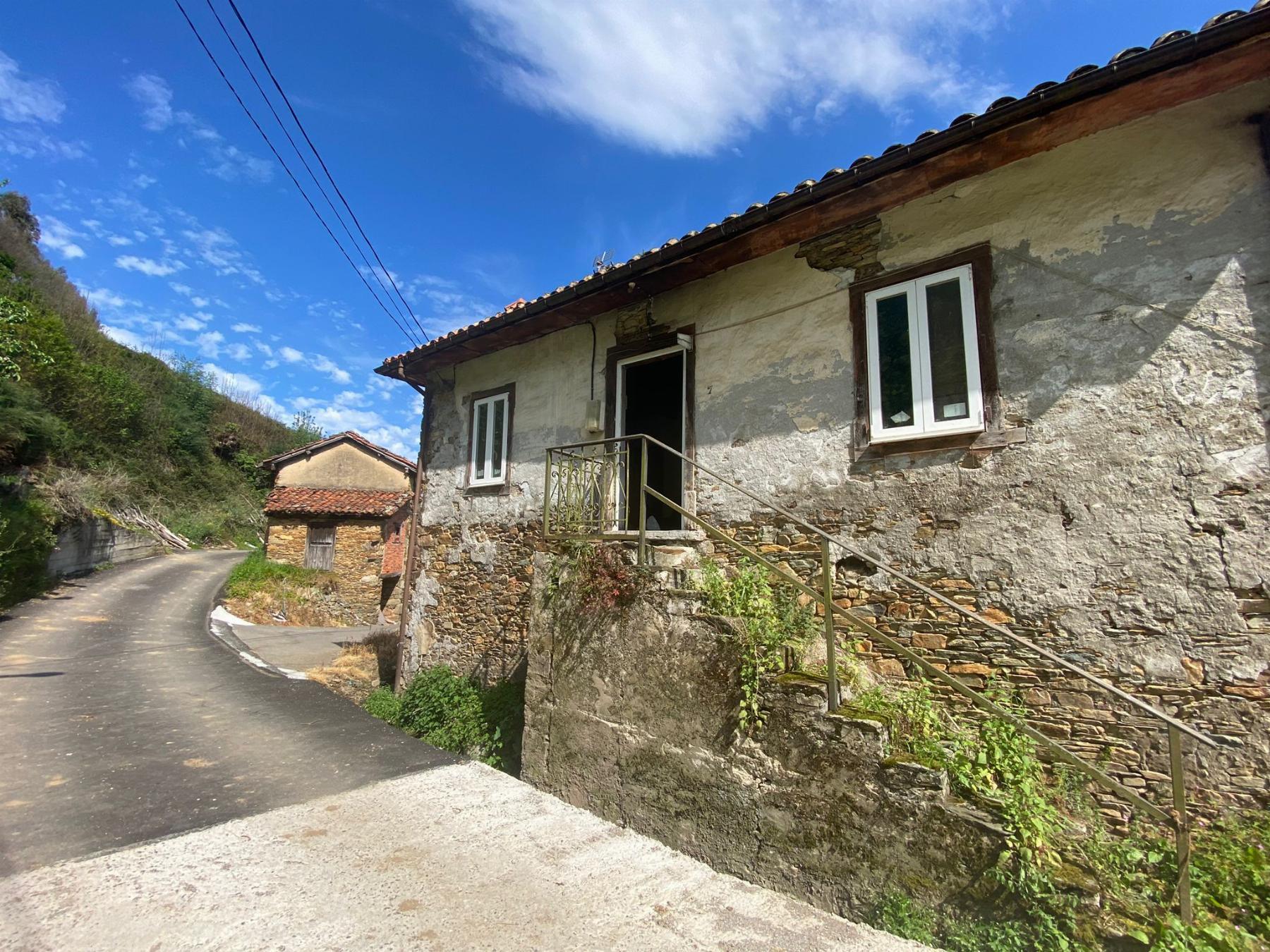 For sale of house in Salas Concejo