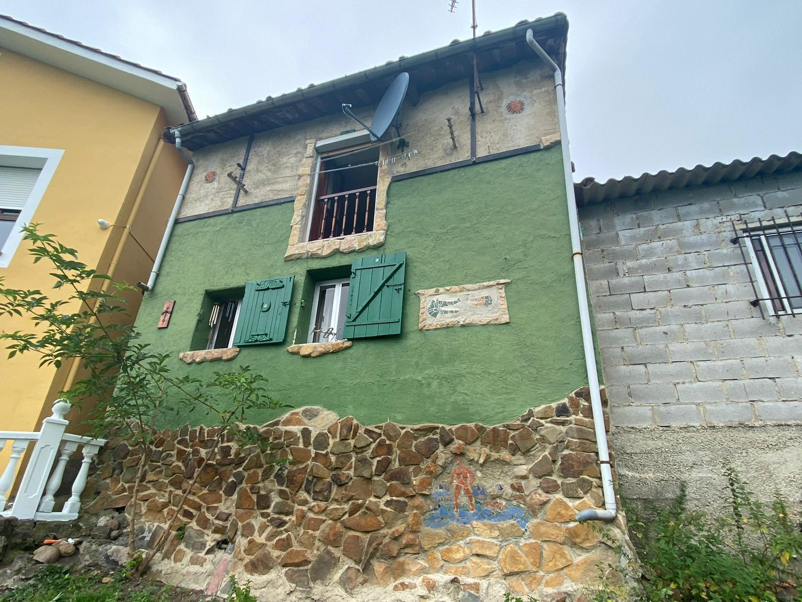 For sale of house in Bimenes