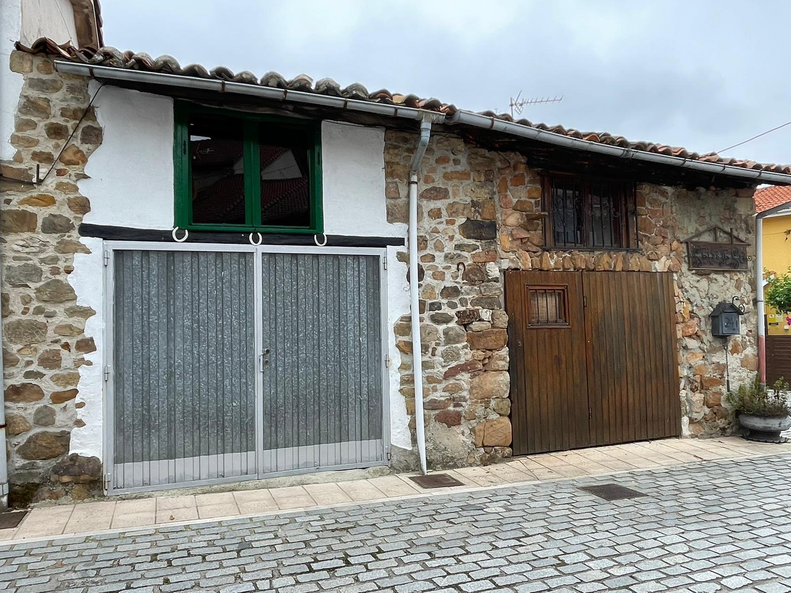 For sale of house in Bimenes