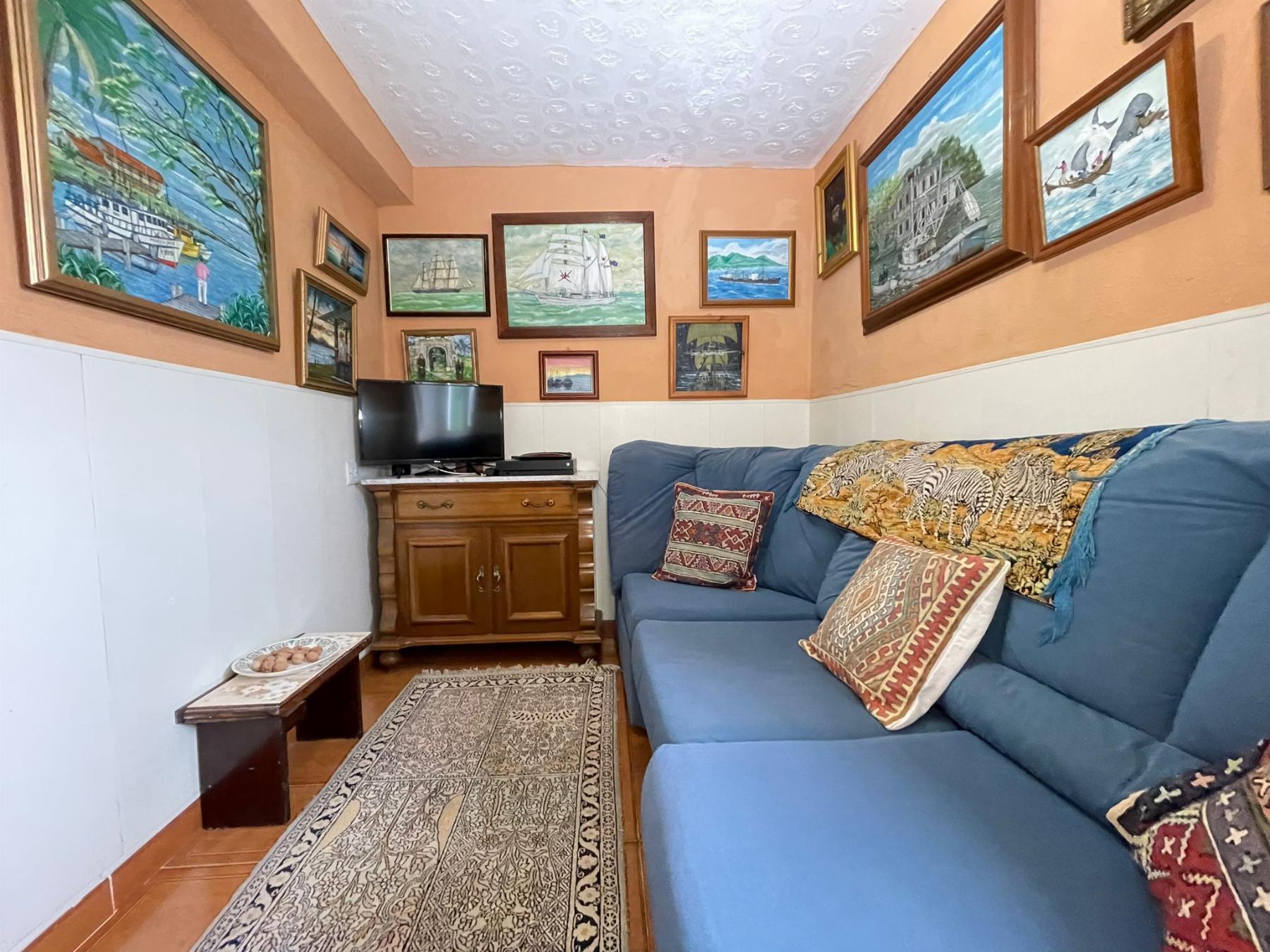 For sale of house in Bimenes