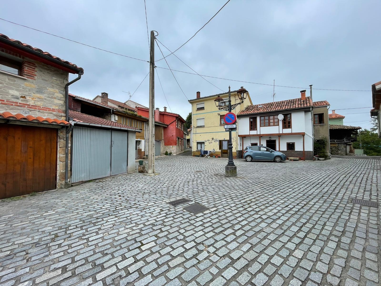For sale of house in Bimenes