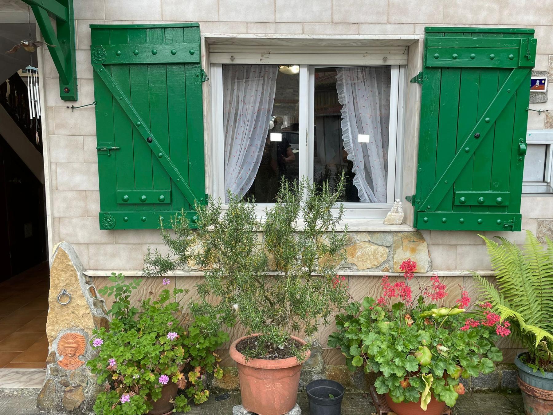 For sale of house in Bimenes