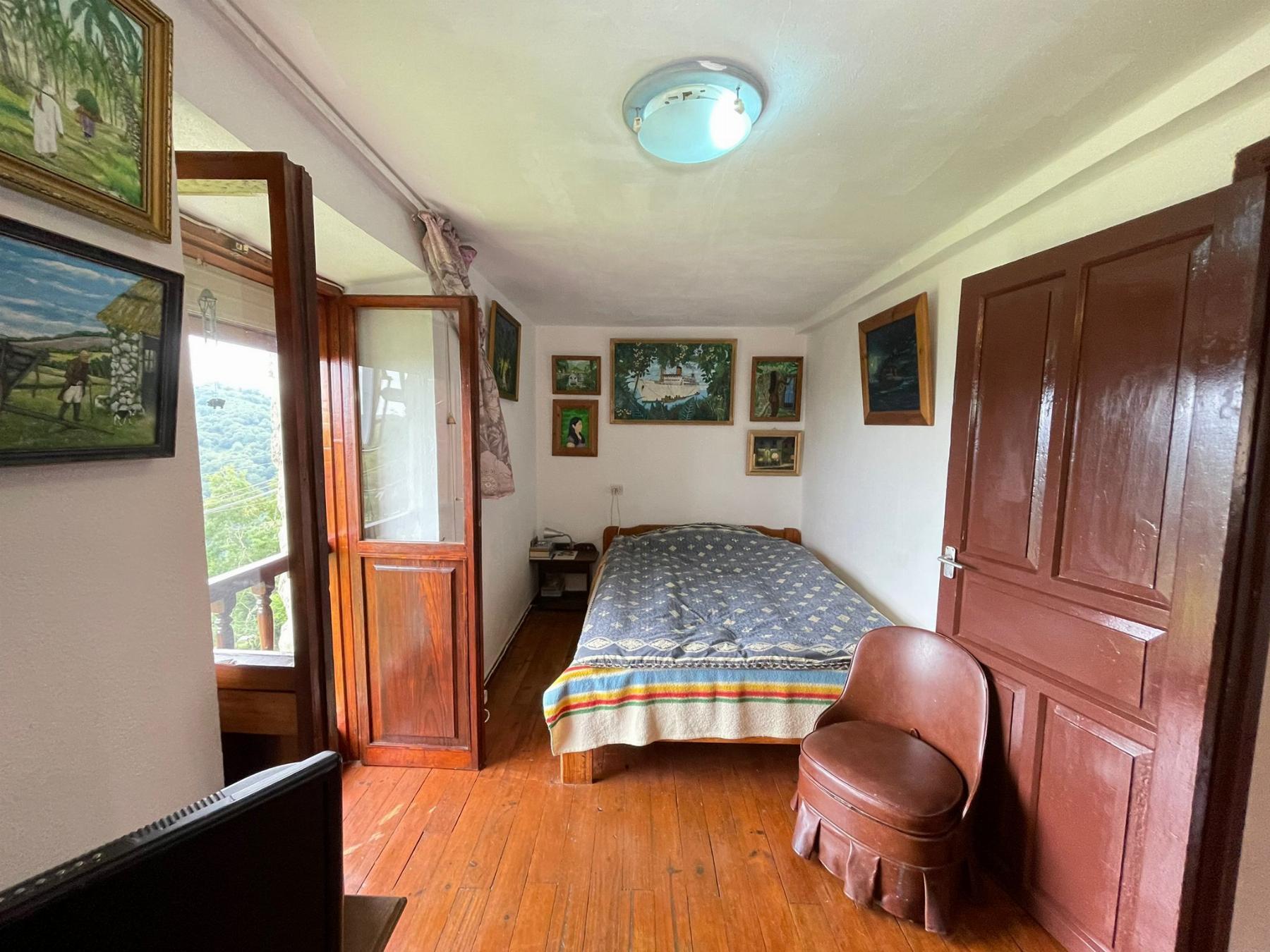 For sale of house in Bimenes