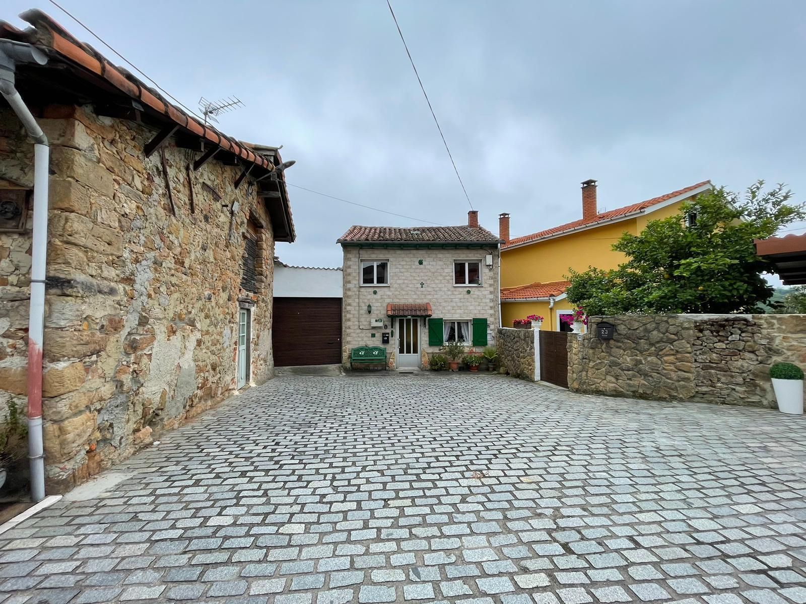 For sale of house in Bimenes