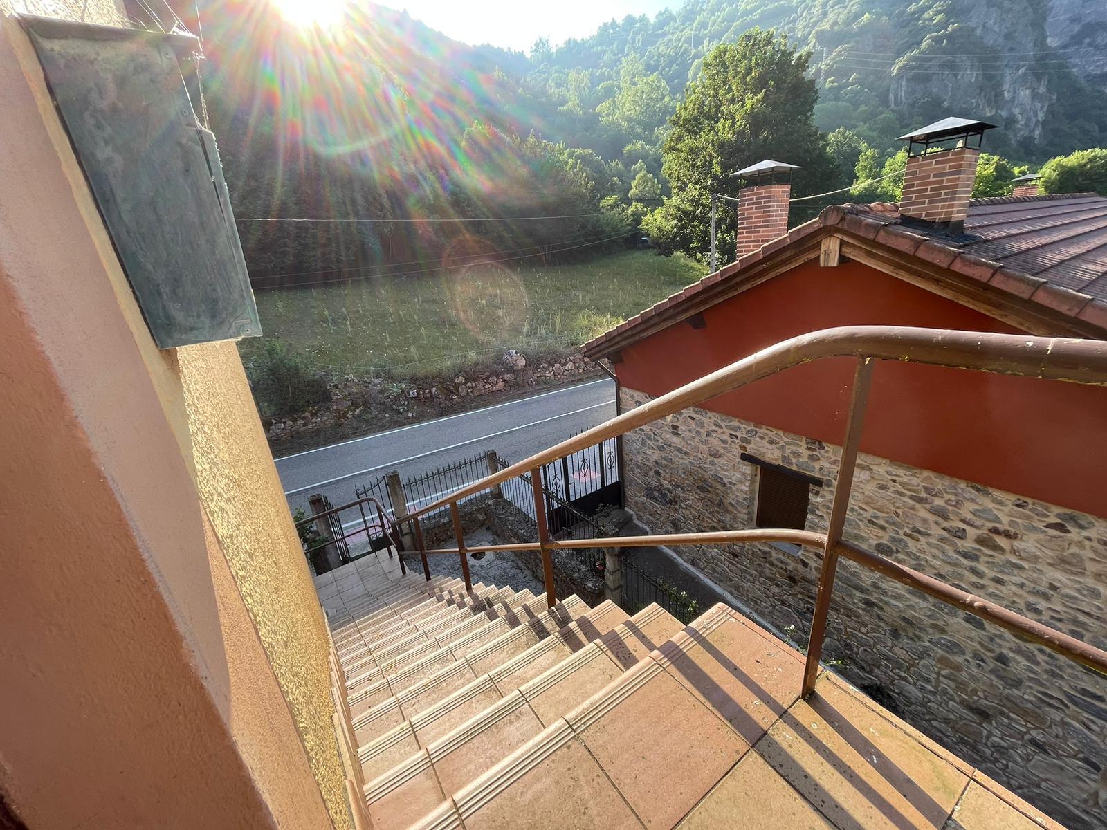 For sale of house in Somiedo