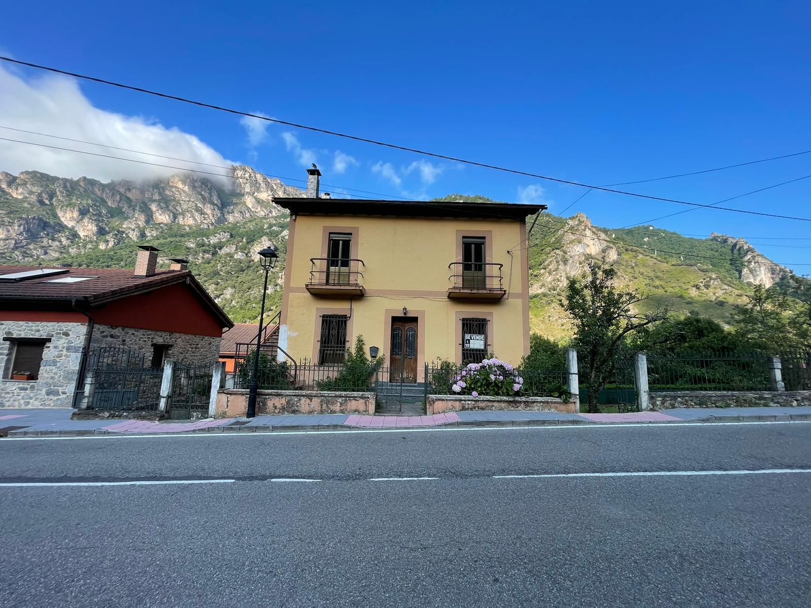For sale of house in Somiedo