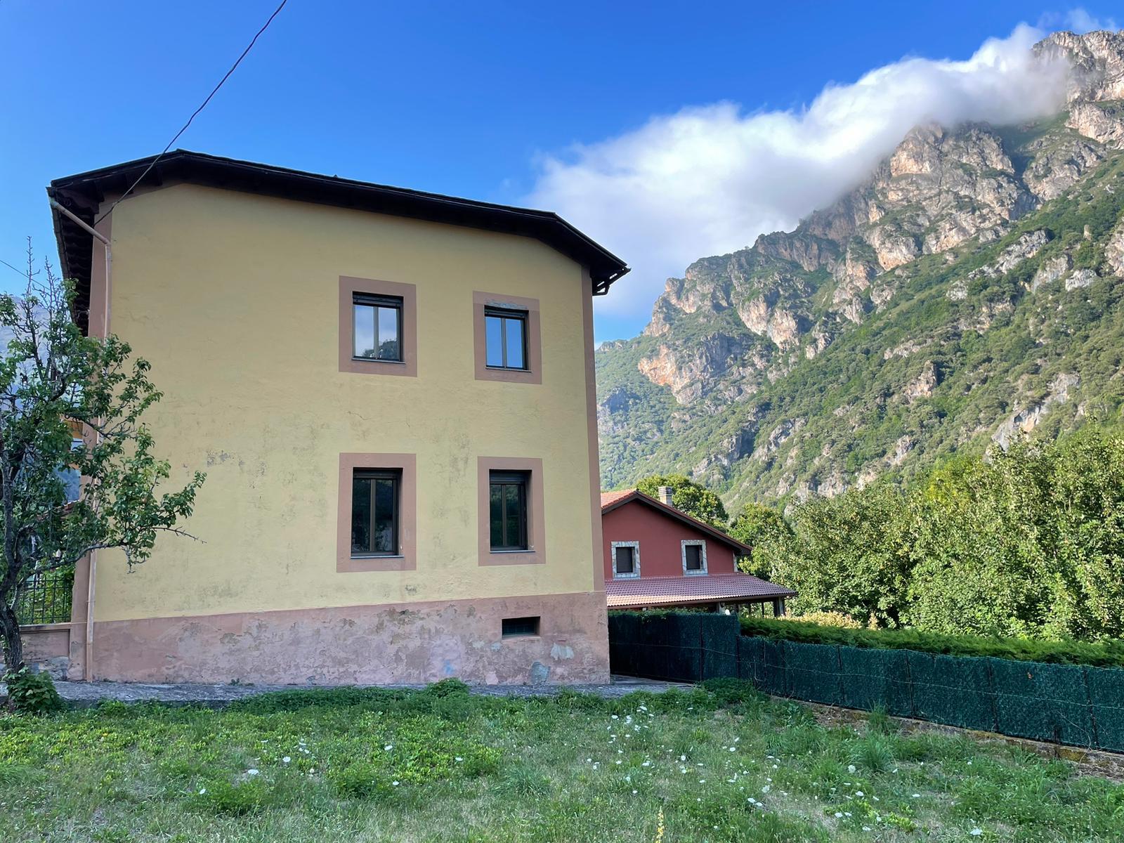 For sale of house in Somiedo