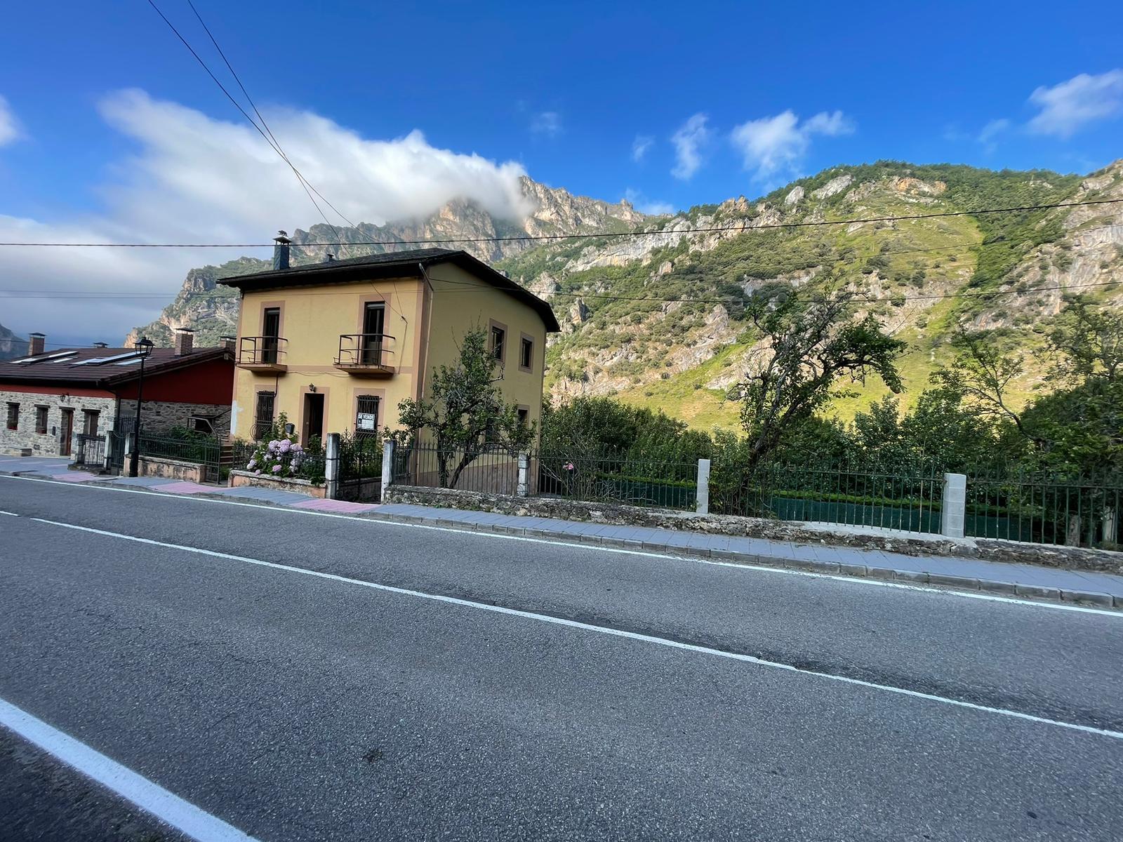 For sale of house in Somiedo
