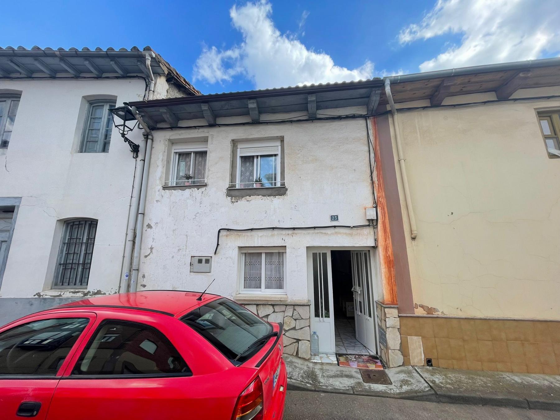For sale of house in León