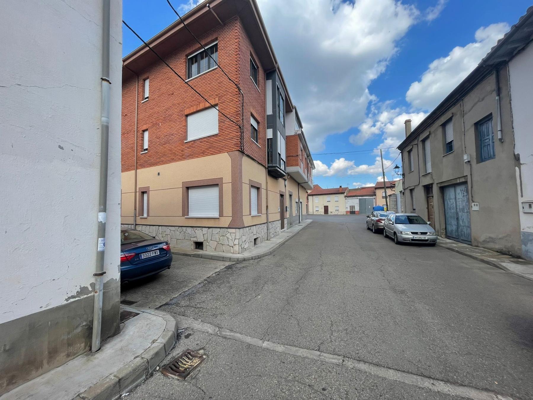 For sale of house in León