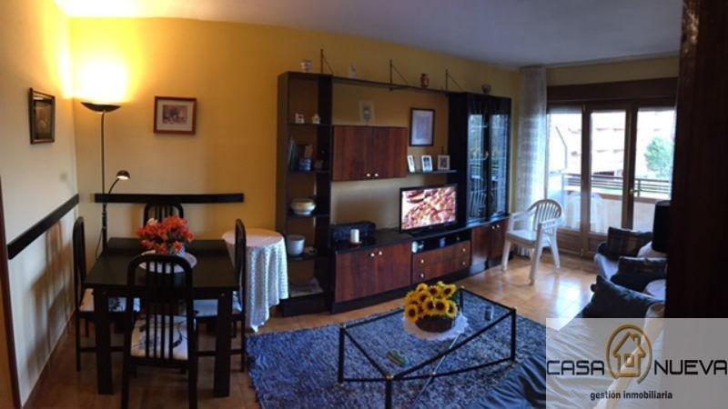 For sale of flat in Villamañán