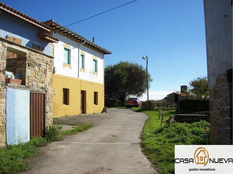 For sale of land in Villaviciosa