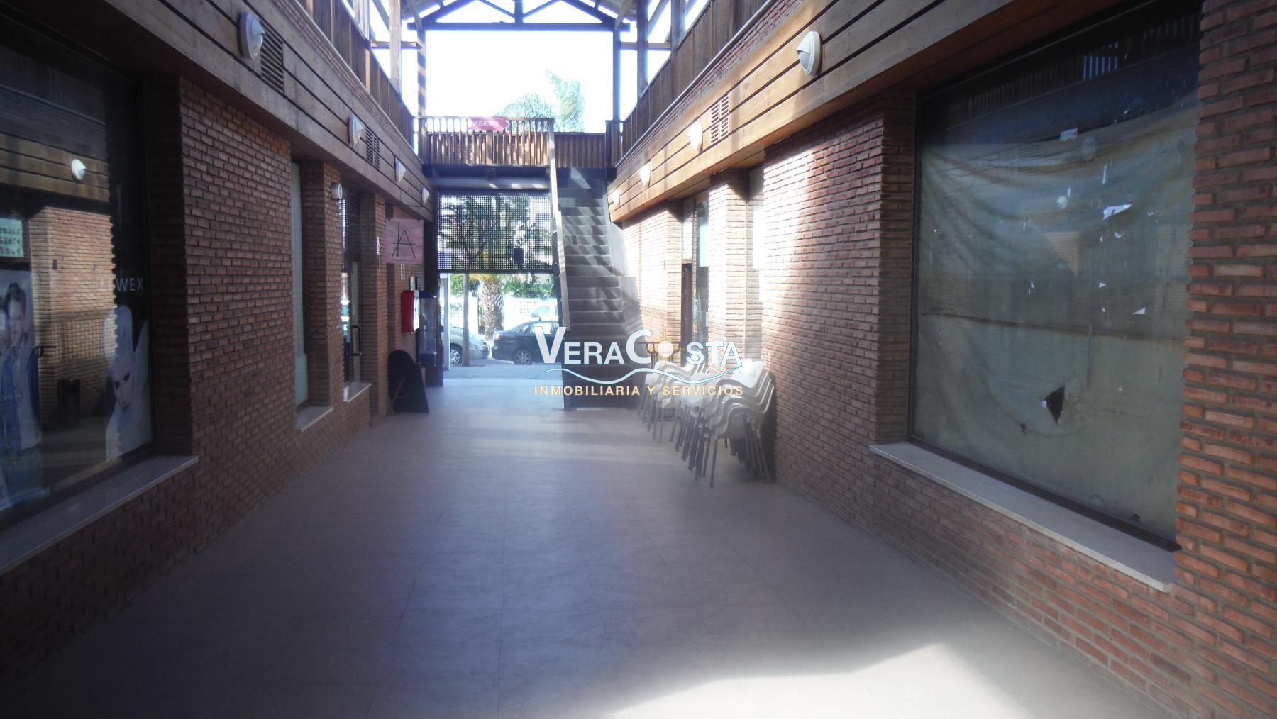 Venta de local comercial en La Redondela