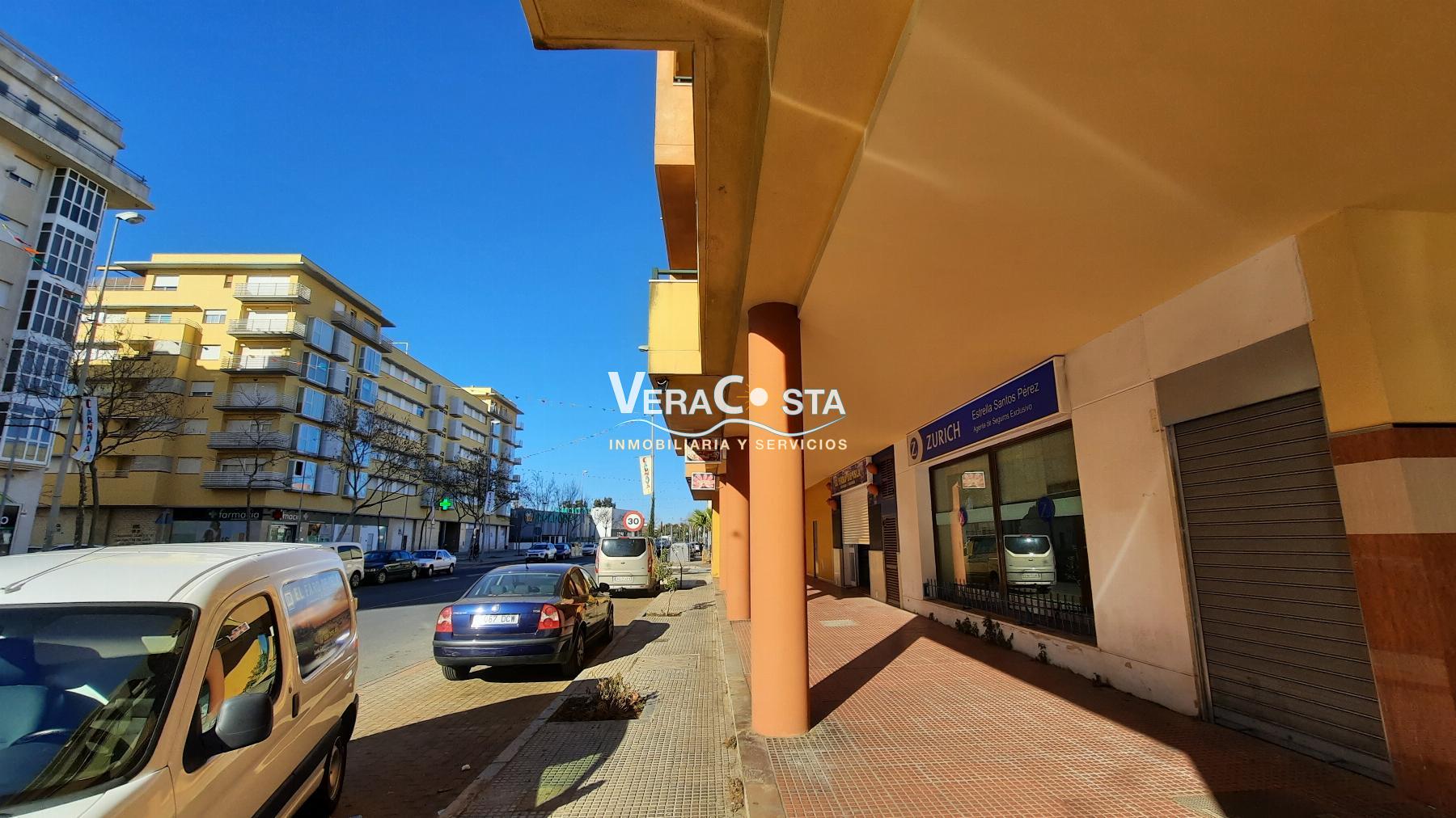 For sale of commercial in Isla Cristina