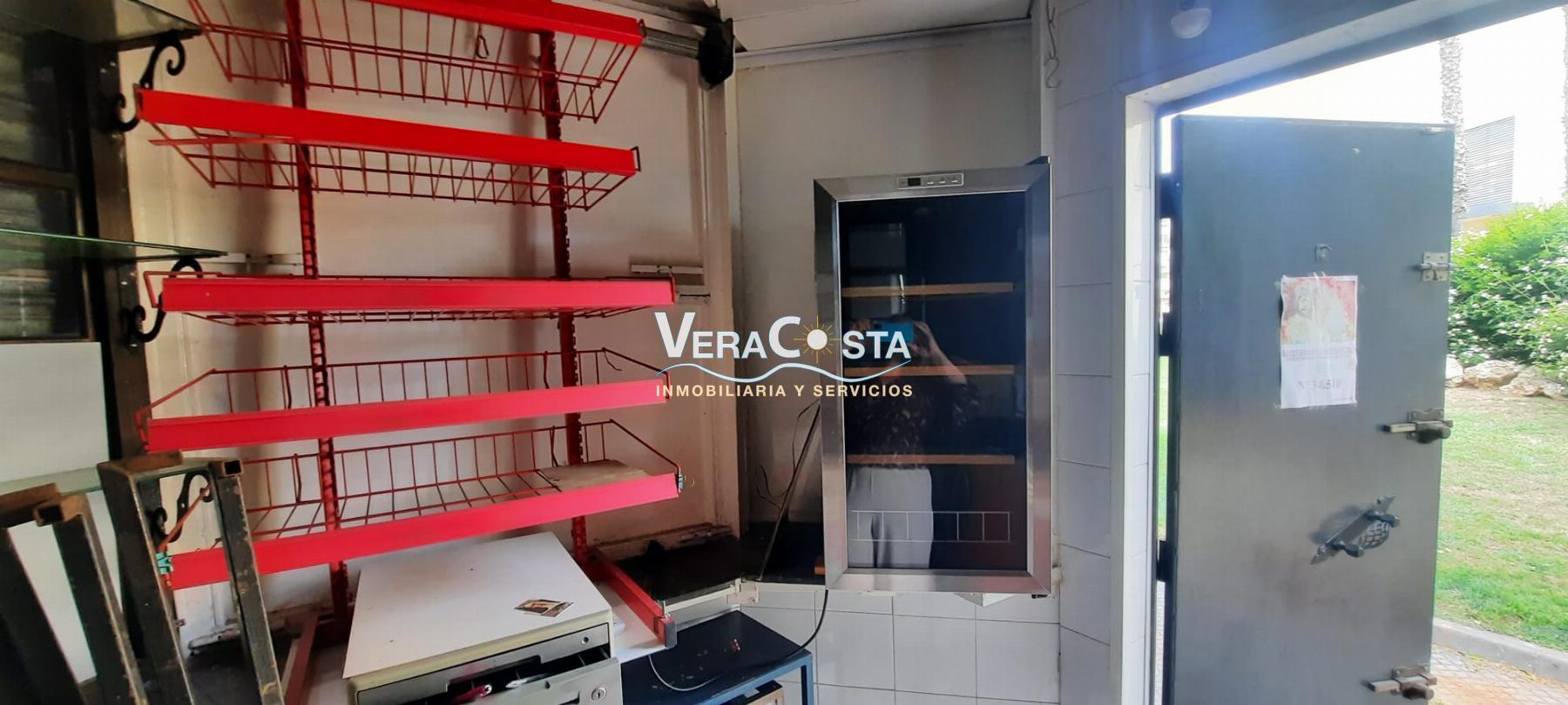 For sale of commercial in Isla Cristina