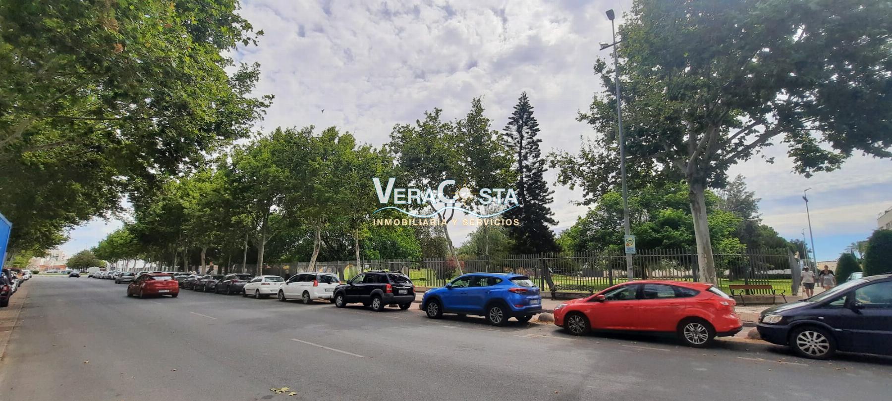 For sale of commercial in Isla Cristina
