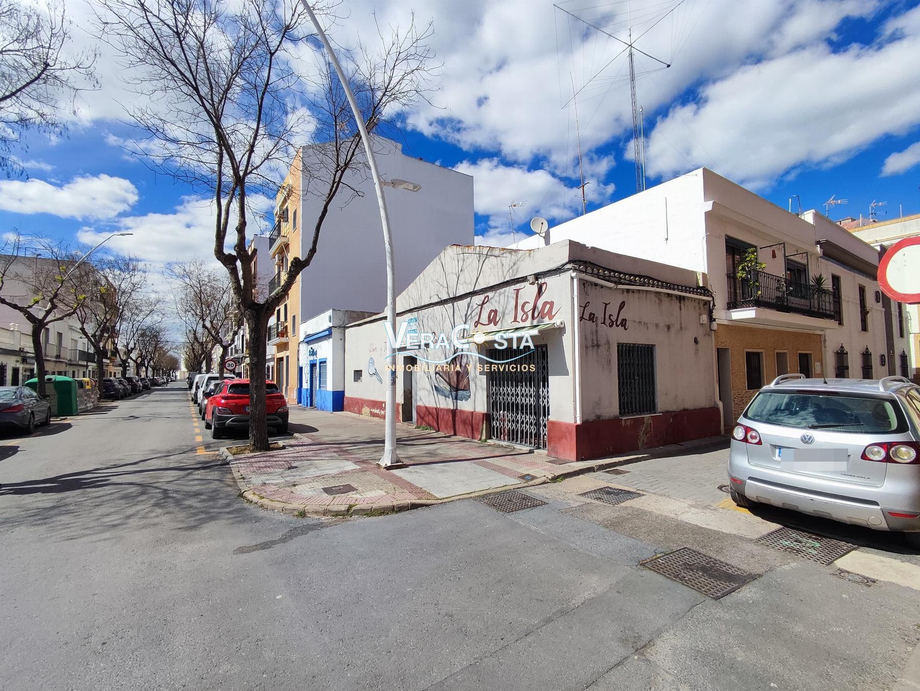 For sale of commercial in Isla Cristina