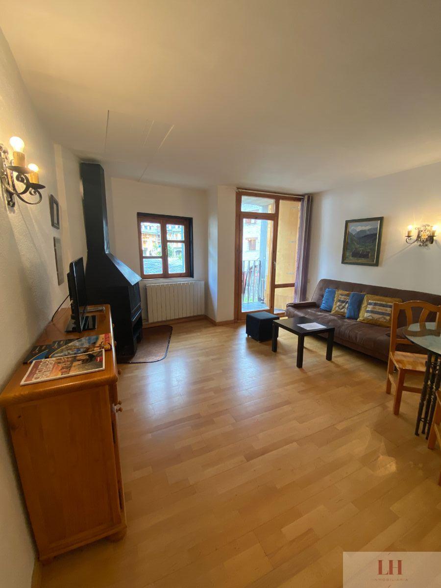 For sale of apartment in Benasque
