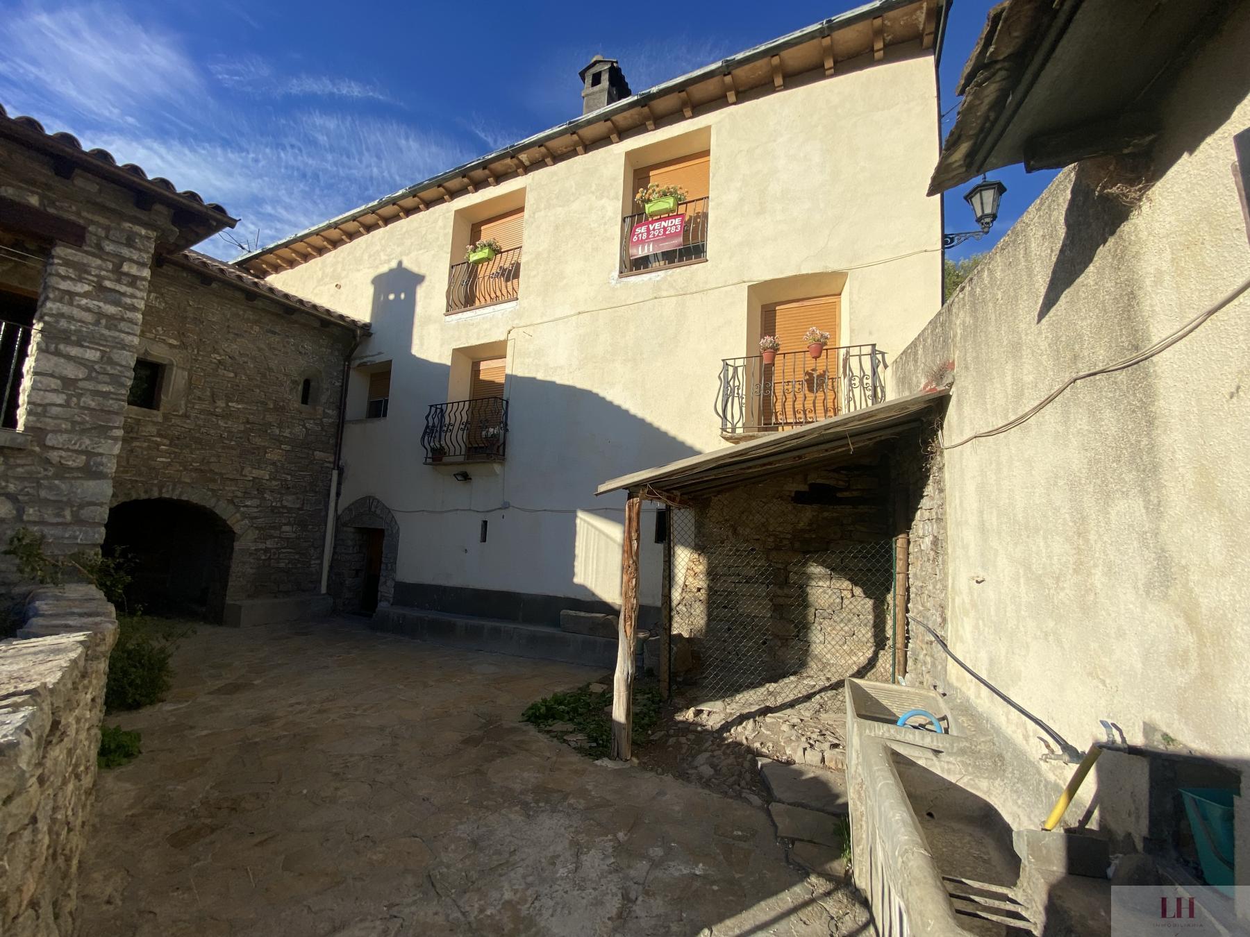 For sale of house in Boltaña