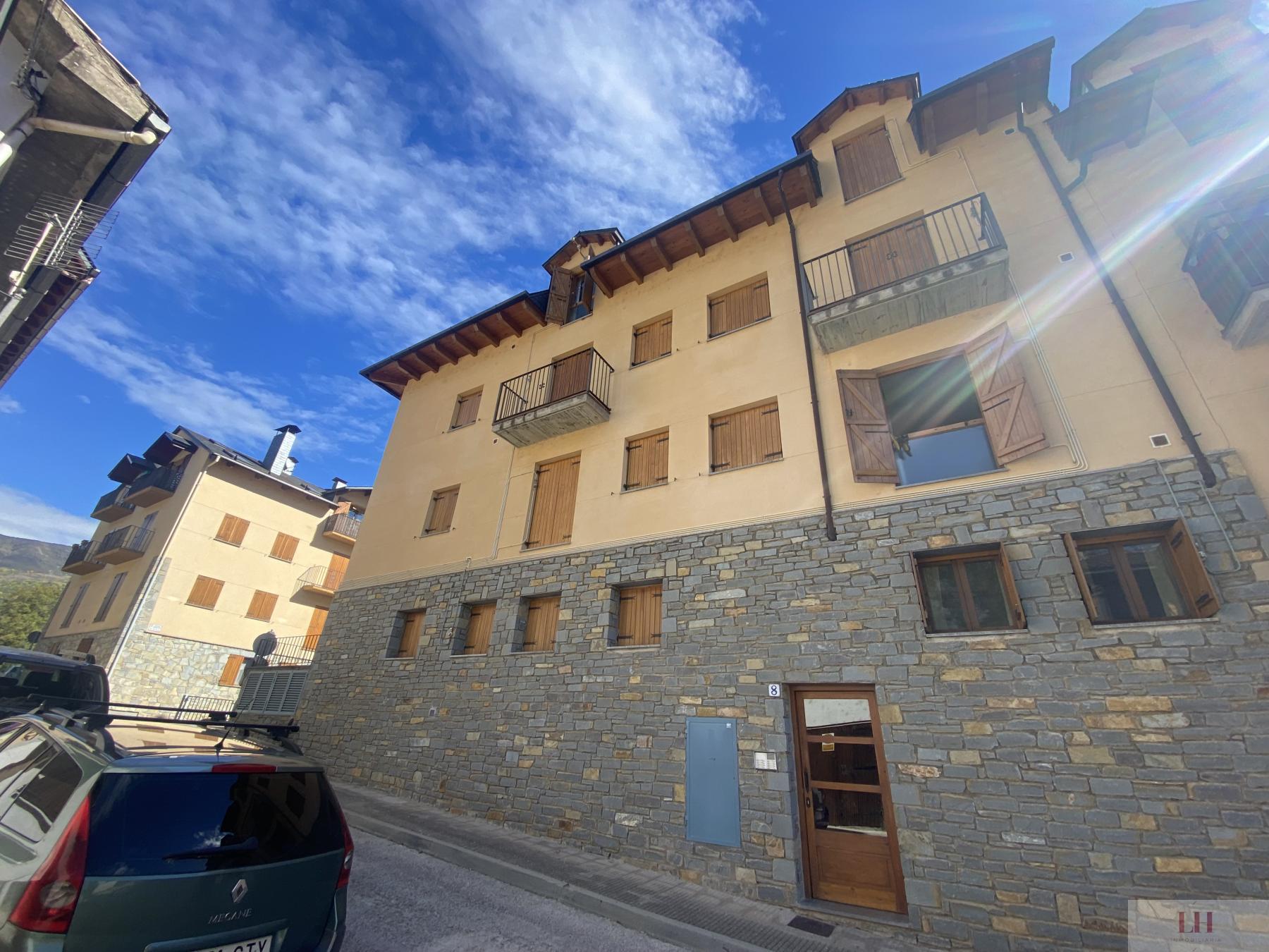 For sale of penthouse in Castejón de Sos