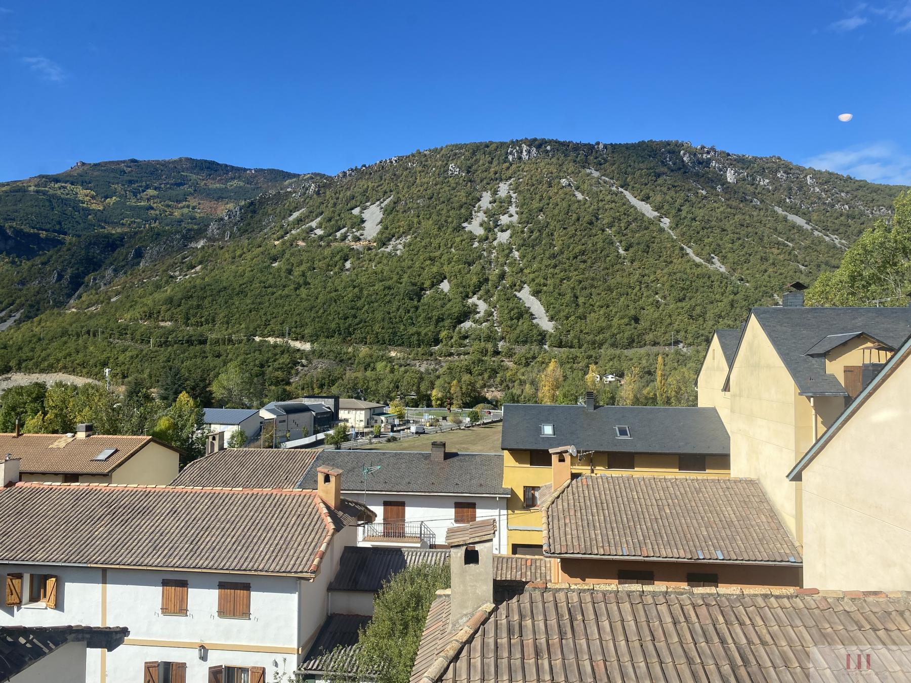 For sale of penthouse in Castejón de Sos
