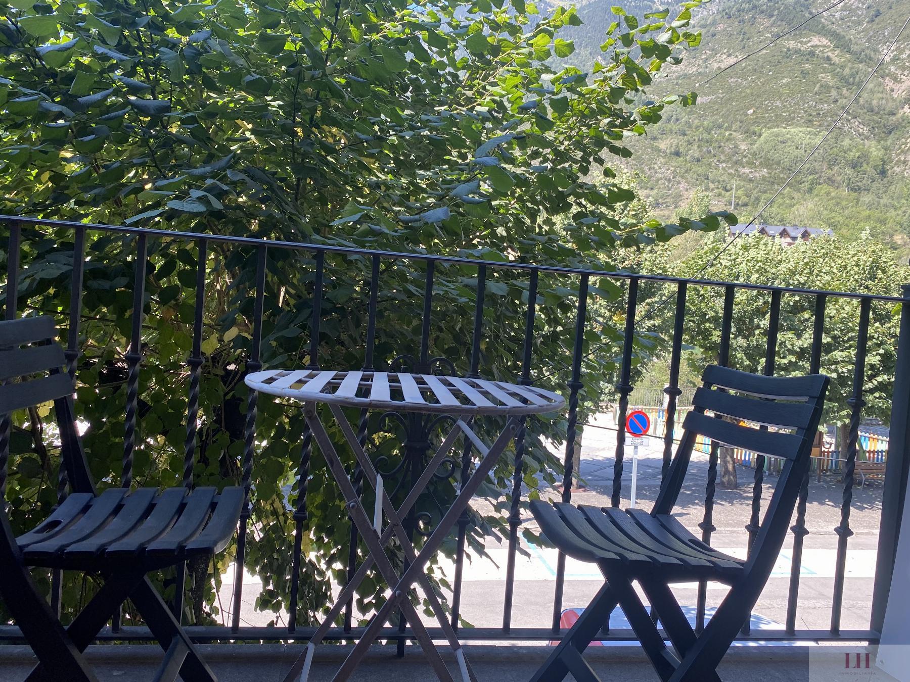 For sale of apartment in Benasque