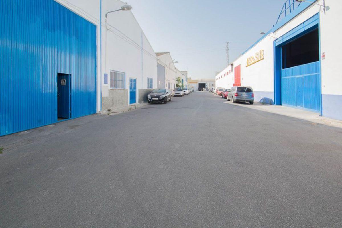 Salg av industriell bygning i Peligros
