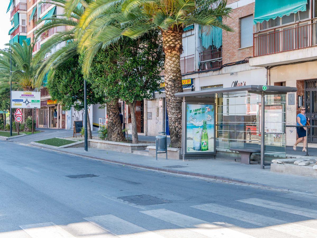 Zu verkaufen von ladenlokal in
 Granada