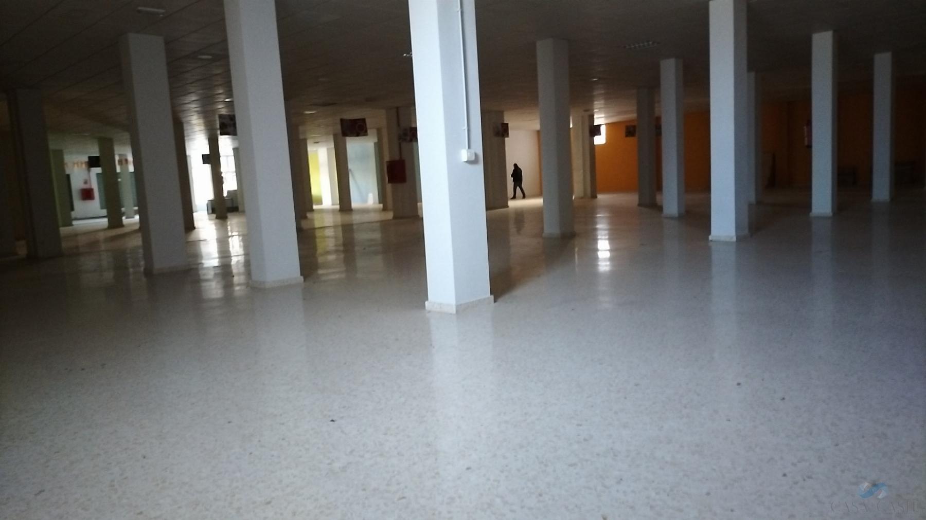 For sale of commercial in Albolote