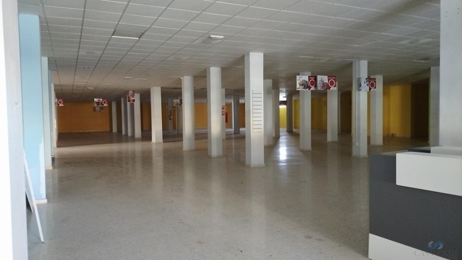 For sale of commercial in Albolote