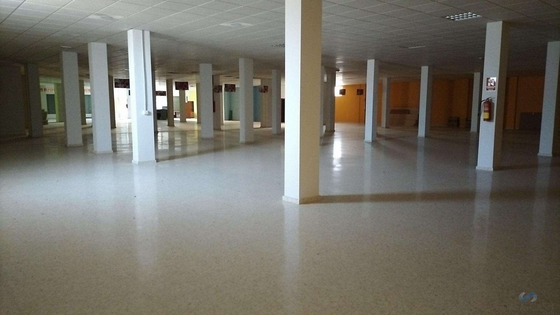 For sale of commercial in Albolote