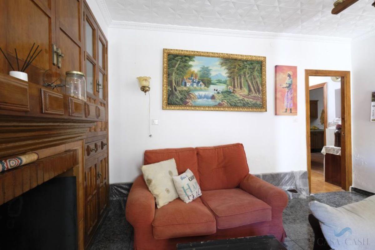 For sale of house in Lecrín