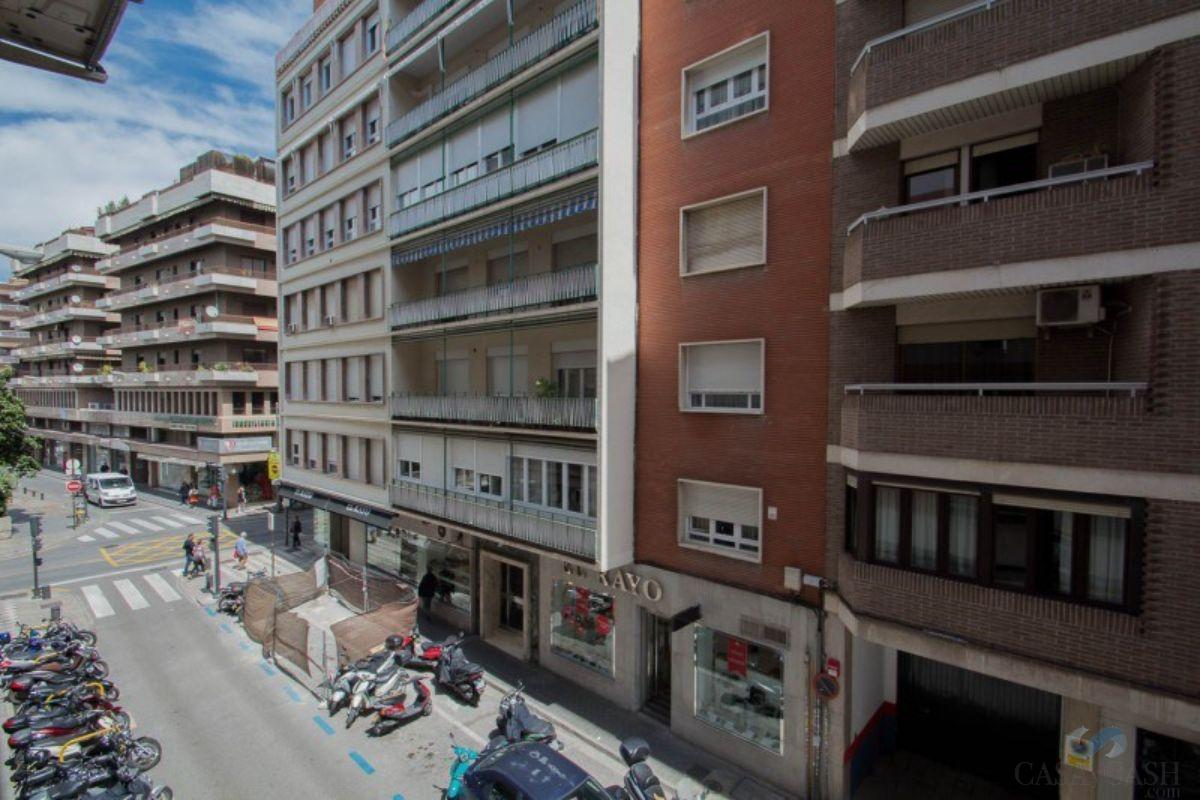 For sale of flat in Granada