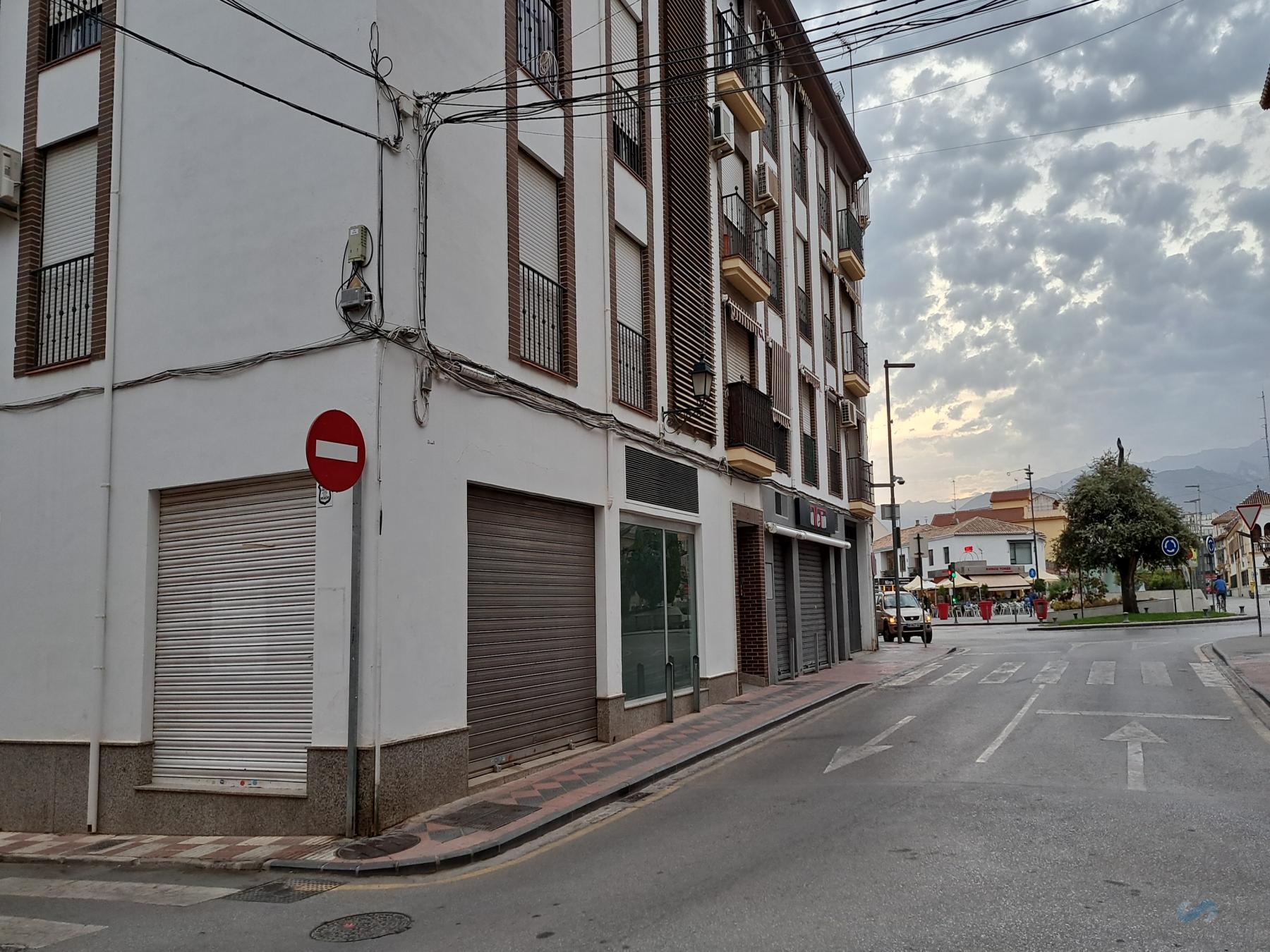 For rent of commercial in Armilla