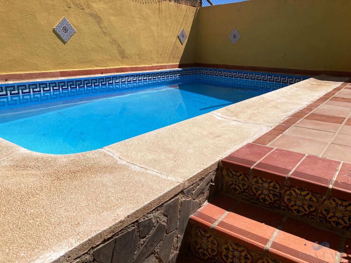 For sale of house in Cúllar Vega