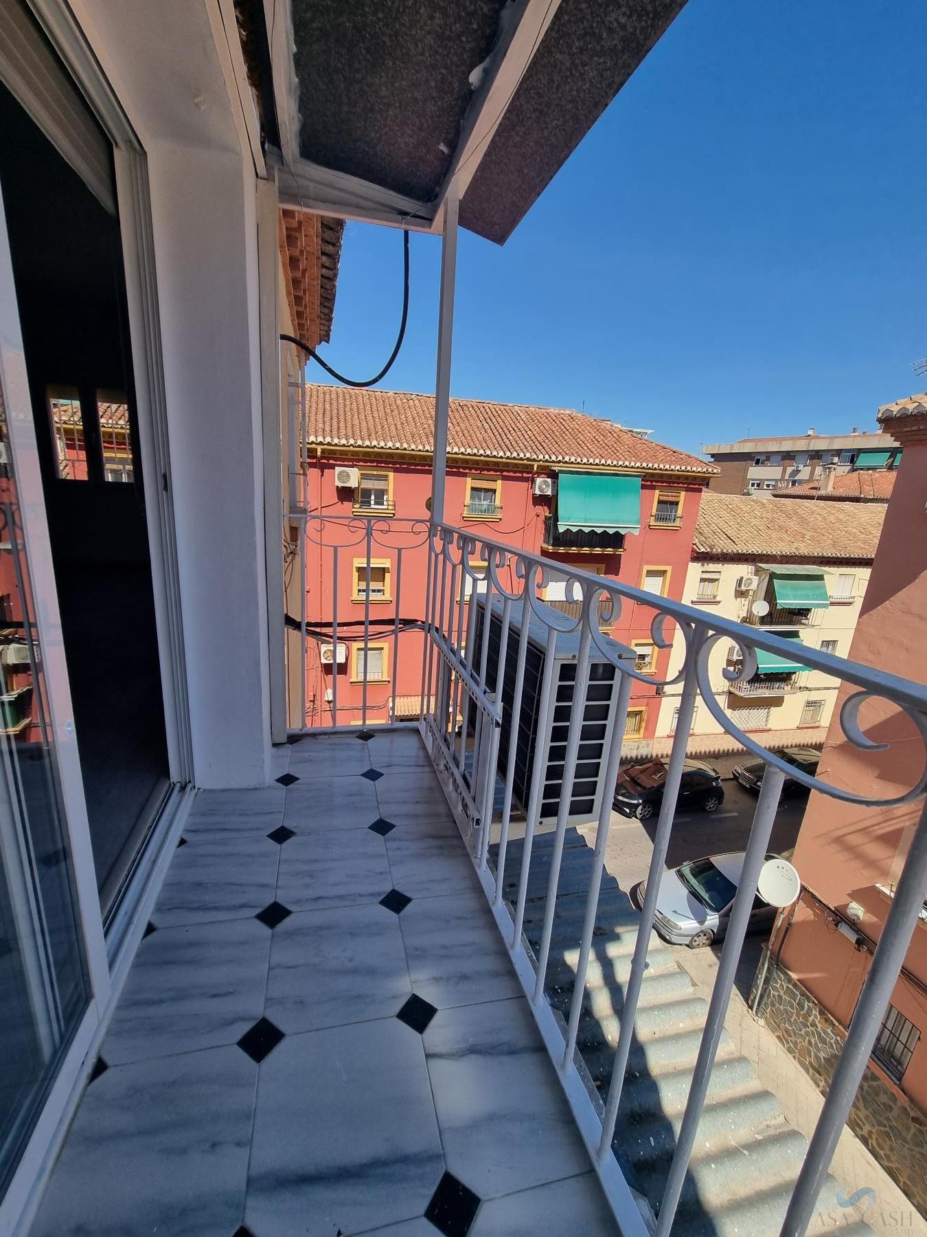 For rent of flat in Granada