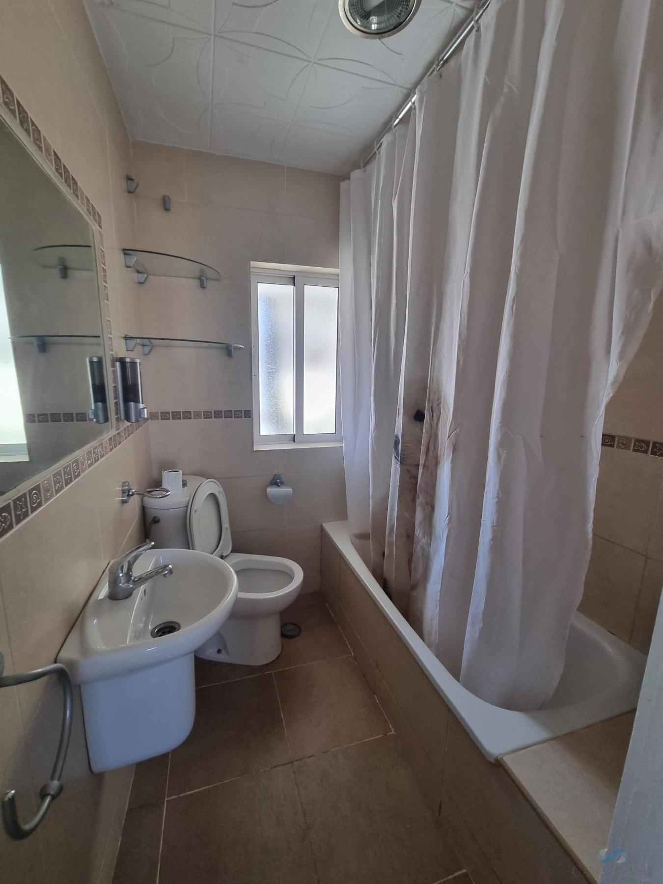 For rent of flat in Granada