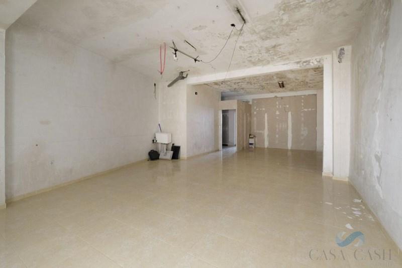 De vânzare din spații comerciale în Padul