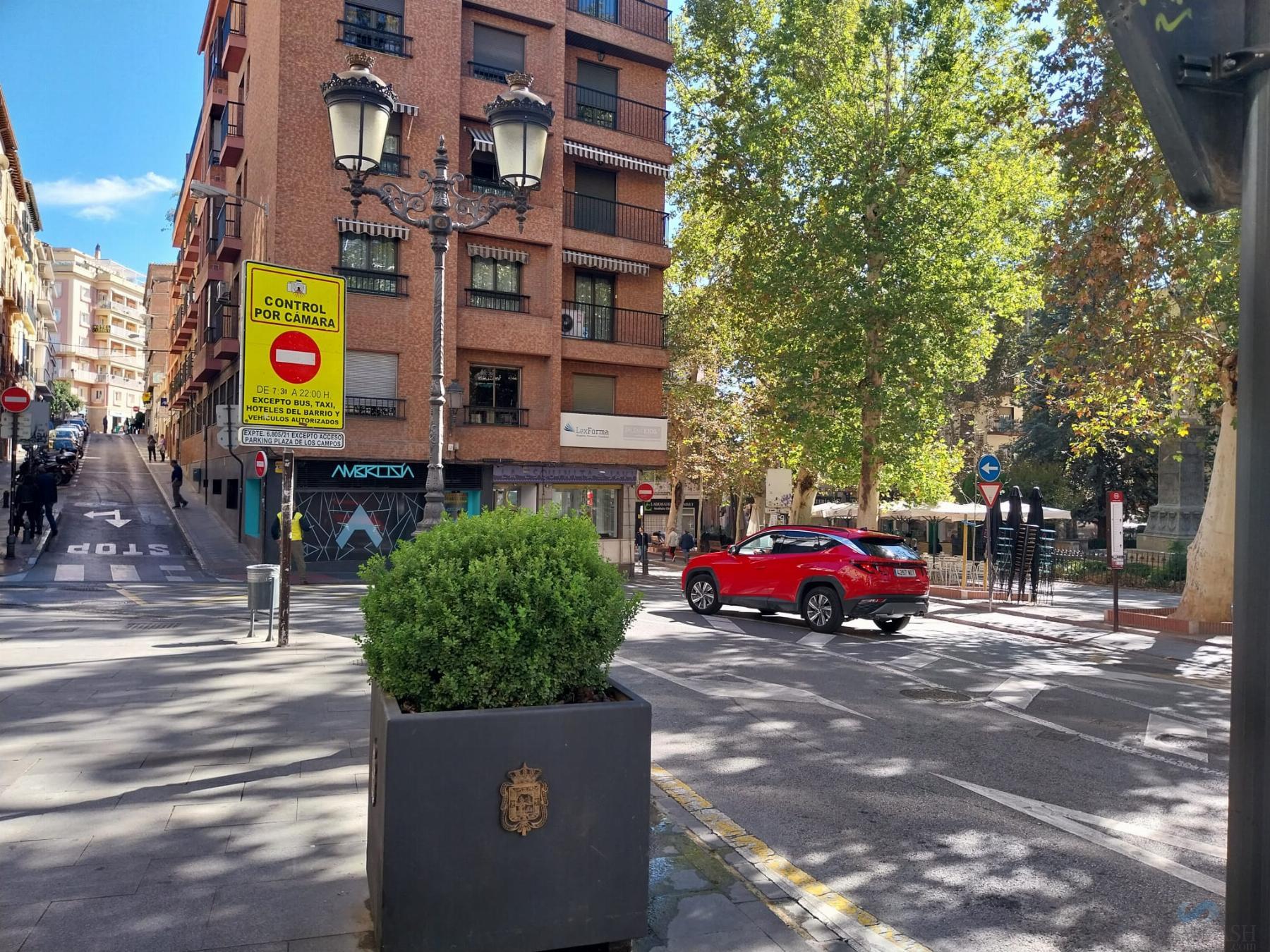 Zu verkaufen von ladenlokal in
 Granada