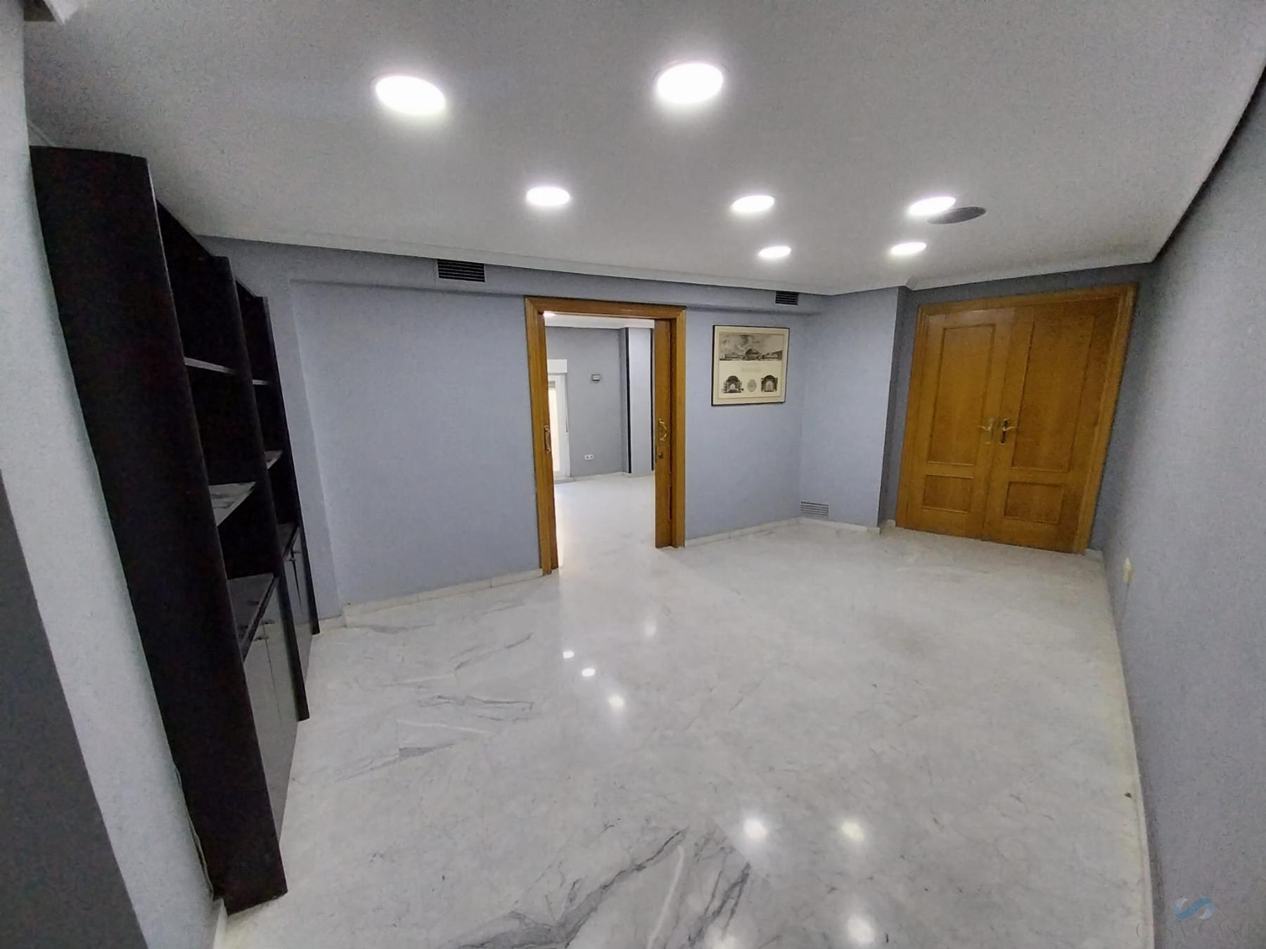 De vânzare din spații comerciale în Granada
