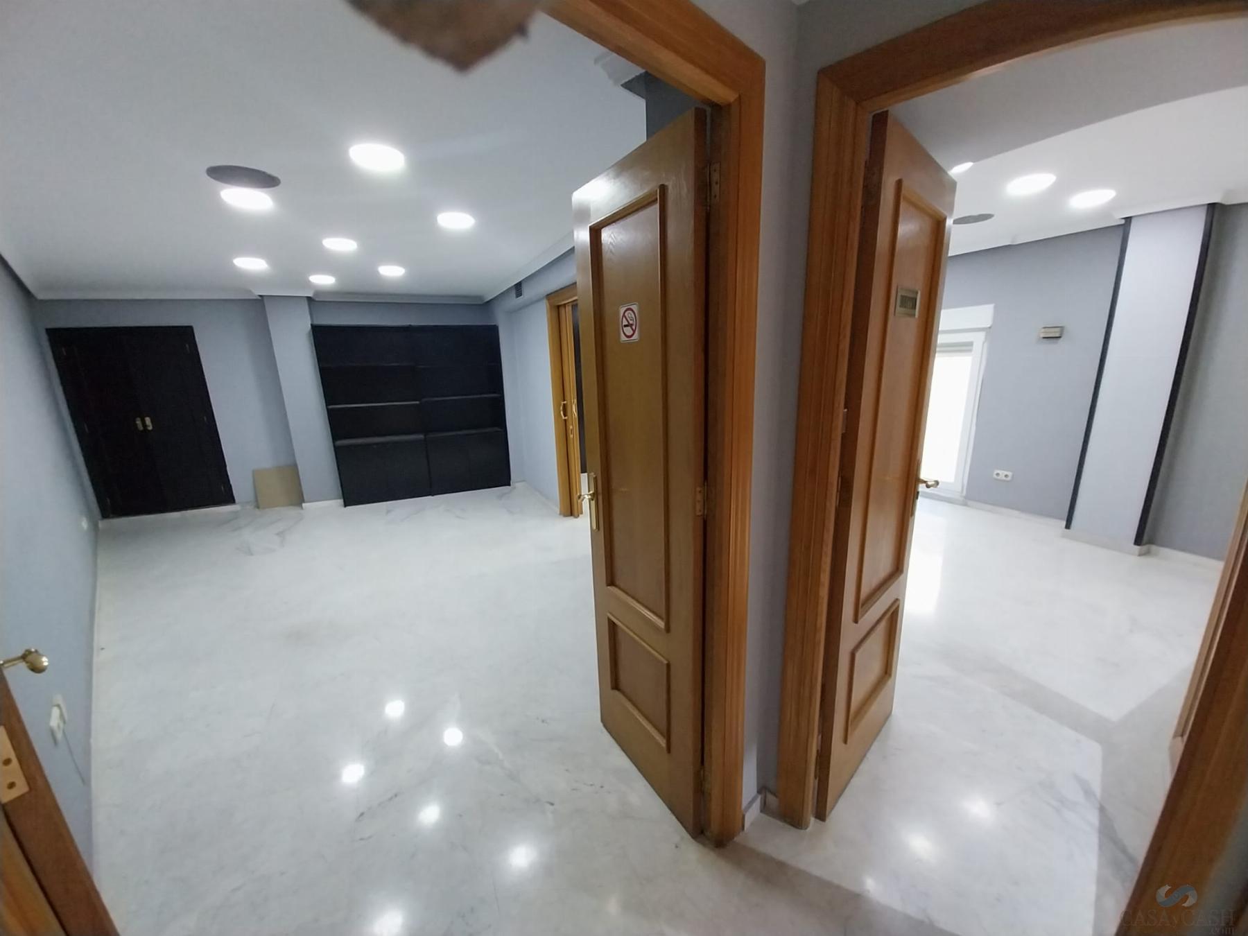 De vânzare din spații comerciale în Granada
