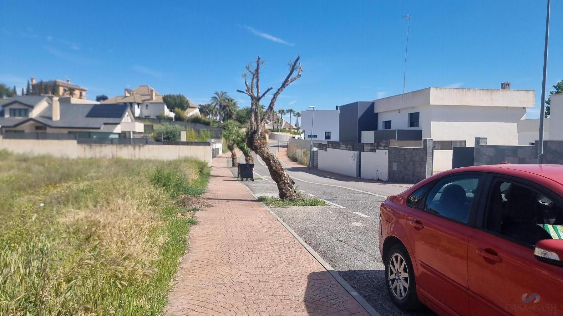 For sale of land in Las Gabias