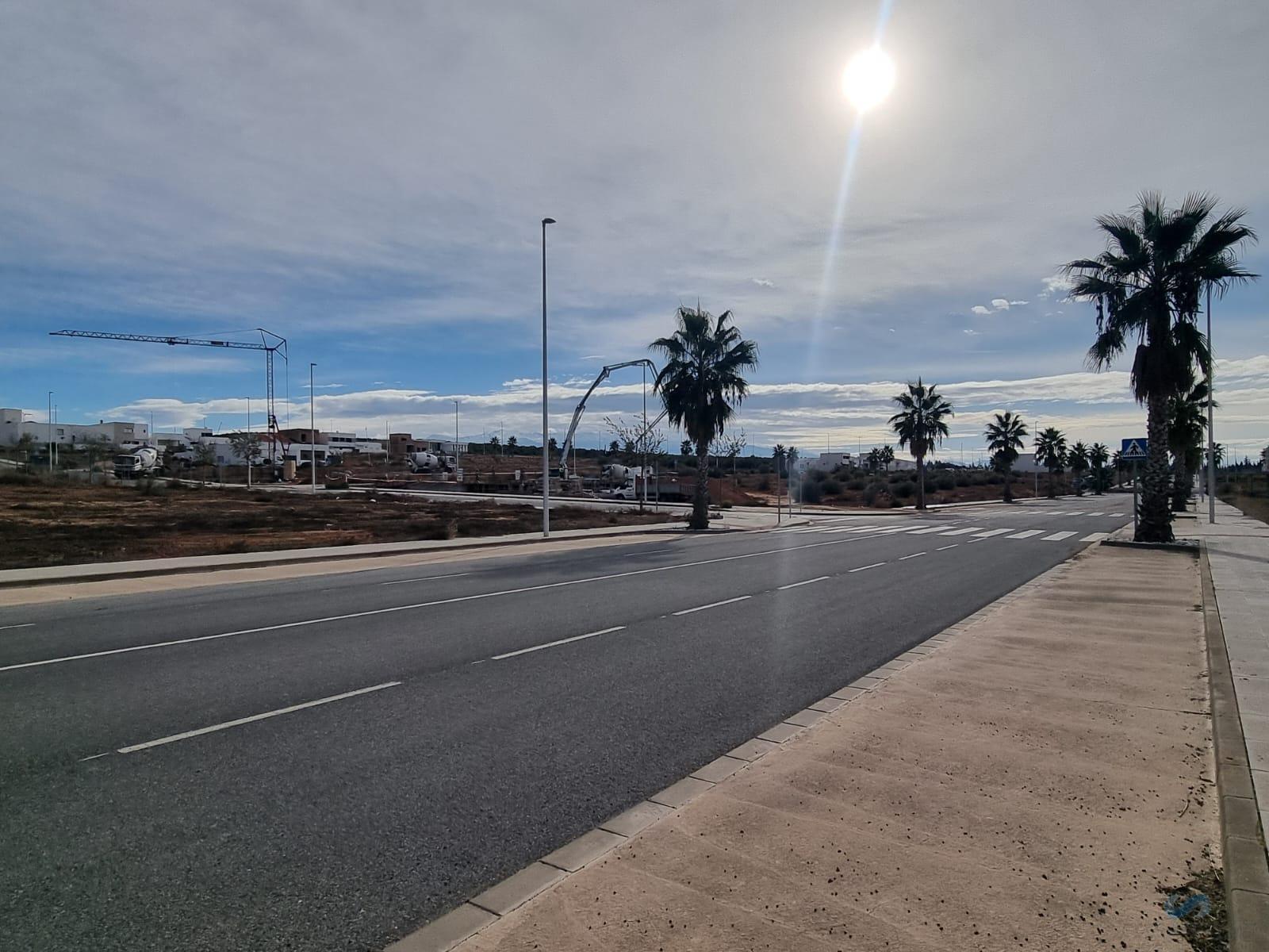 For sale of land in Albolote