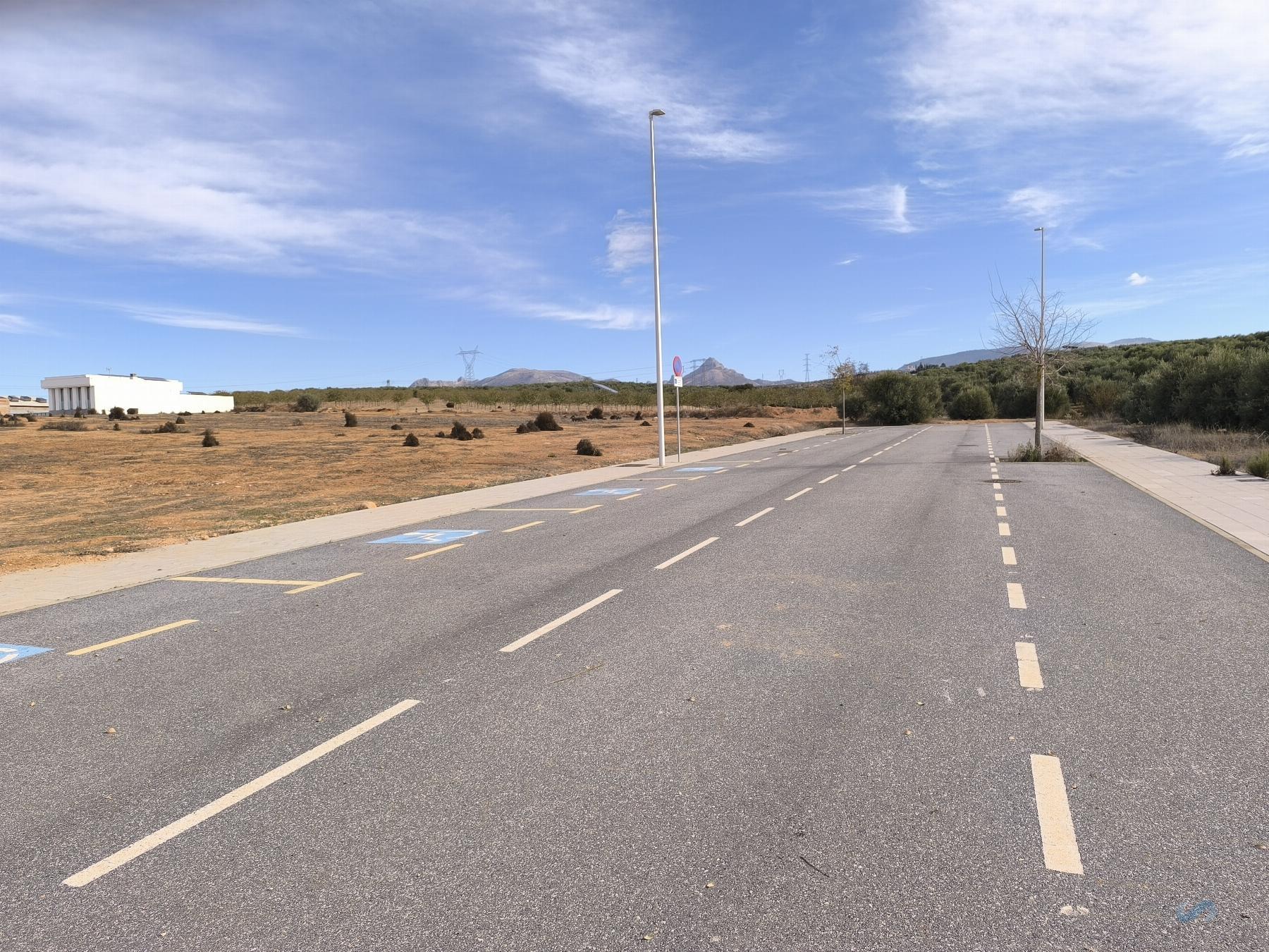 For sale of land in Albolote