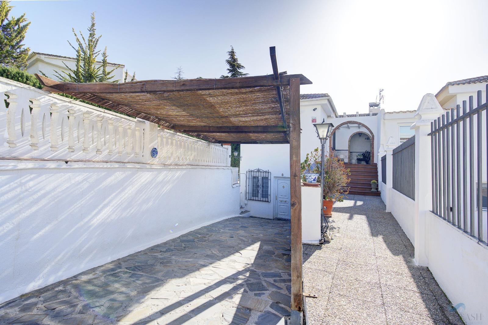 For sale of chalet in Padul