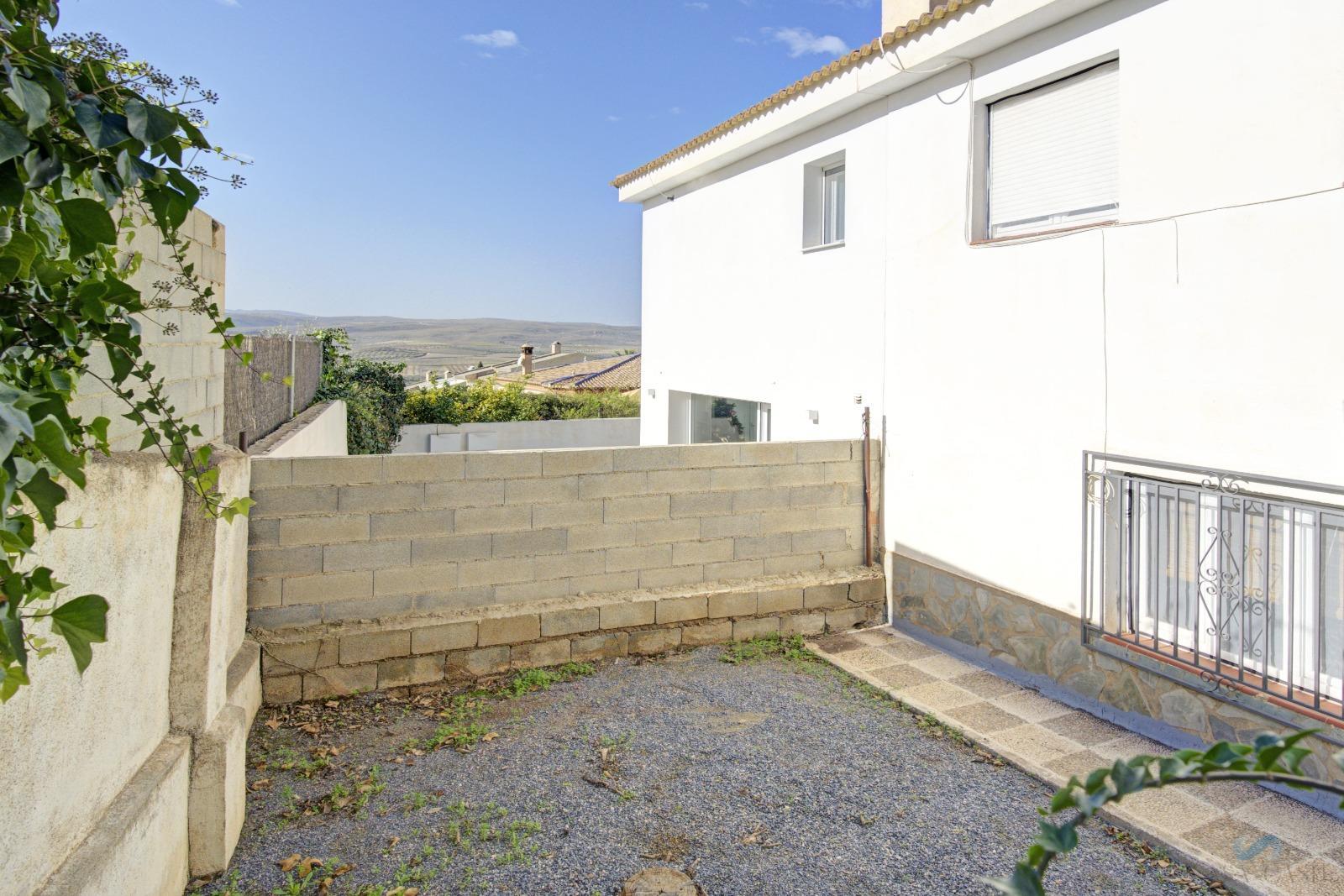 For sale of chalet in Padul