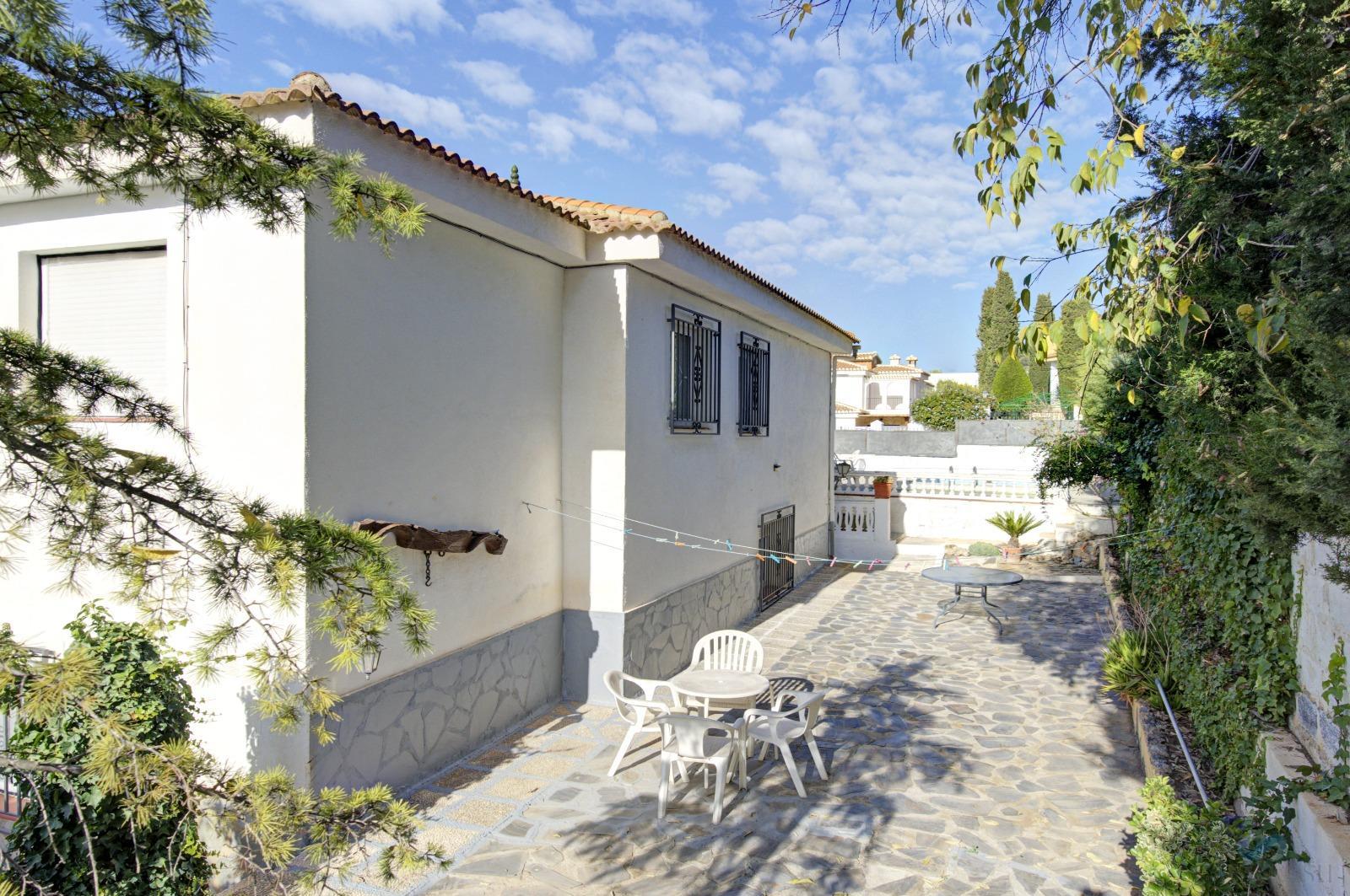 For sale of chalet in Padul