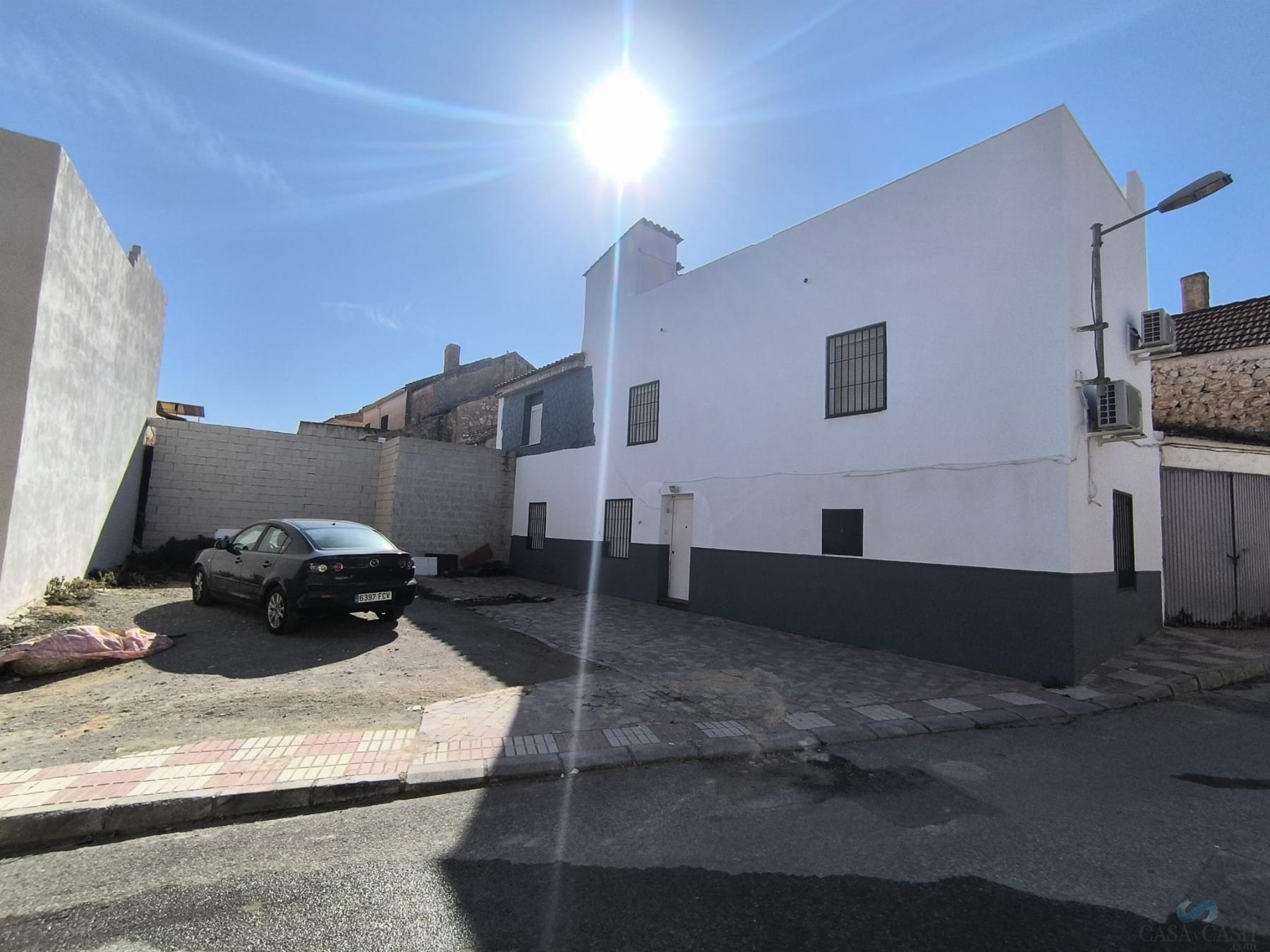 For sale of house in Chimeneas