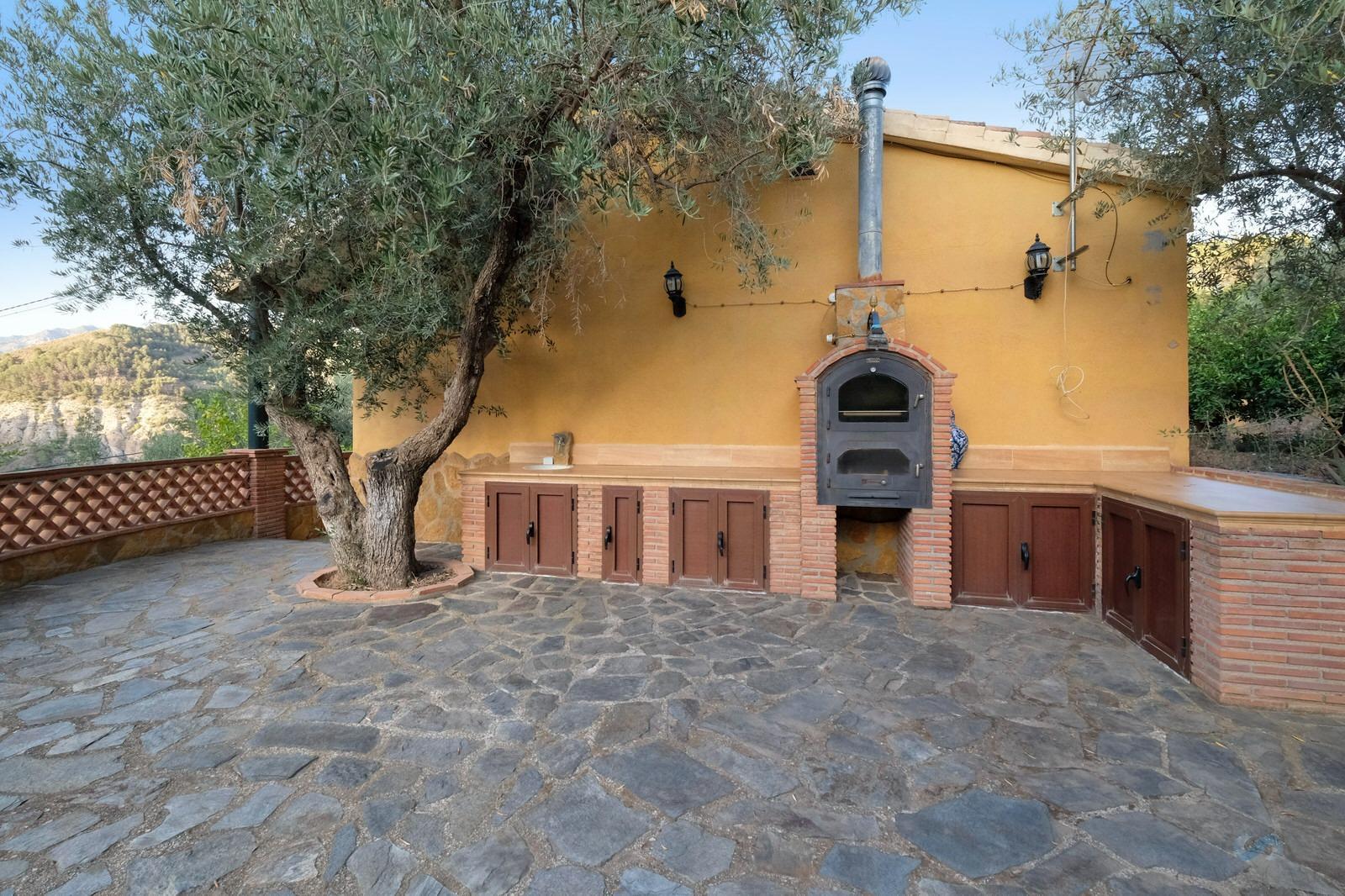 بيع من مزرعة ترفيهية في Villamena