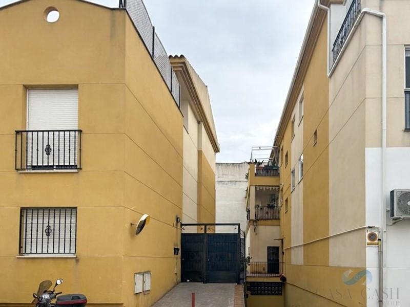 For sale of penthouse in Churriana de la Vega